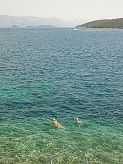 Korčula, hommikune suplus