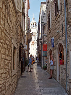 Korčula, maare ja tema peavalu