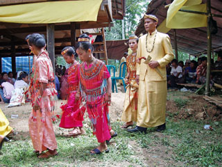teine voor, Toraja rahvarõivastes