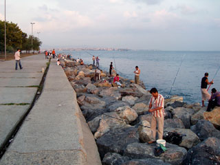 õhtune hängimine rannapromenaadil