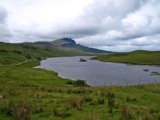 Loch Fada ja Old Man of Storr