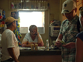 ahelsuitsetajast poemüüja