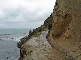 see teerada oli suletud ...