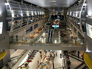 sagimine kosmoselaevas, Dubai lennujaam