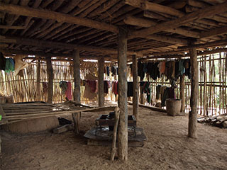 maja esimene korrus, kasutatakse vist põhiliselt pesukuivatamiseks ja tubaka lõikamiseks