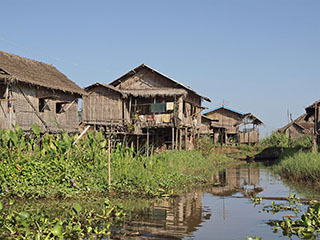 tavaline Inle järve külatänav