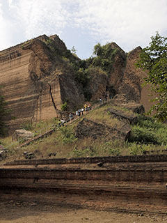 trepp Mingun Pahtodawgyi otsa