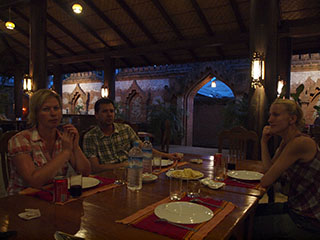 õhtusöök kohalikus restoranis