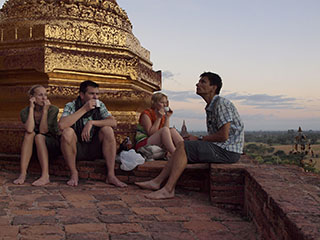 Dhammayazika Pagoda, ootame päikesetõusu