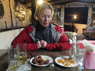 Darjeeling, kohalikke roogasid testimas