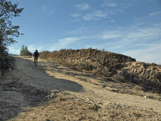 Nagarkot, 1 776 m, oleme alustanud laskumist ...