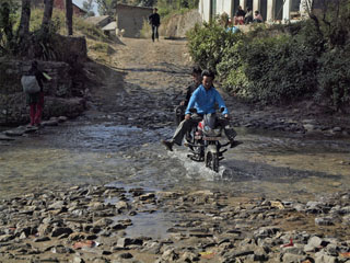 1 447 m, jõe läbimise stiilinäide