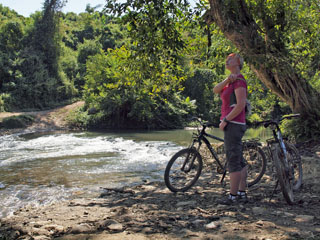 jõgi ees, kas minna edasi või tagasi?