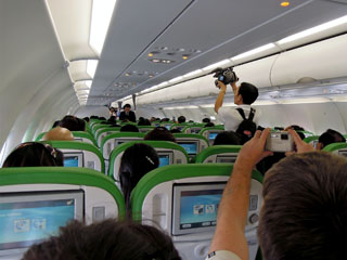 esimene liinilend Vientianest Singapuri