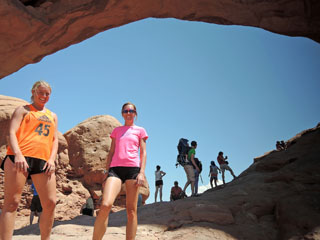 must ja valge, ei ikka oranž ja roosa koer ...