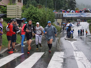 1 046 m, täiskiirusel teistel eest minema [0:03:19]