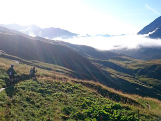 2 107 m, laskume Refuge du Plan de la Laie poole ... [14:51:09]