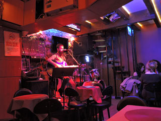 õhtune õlu vaikse muusika saatel …