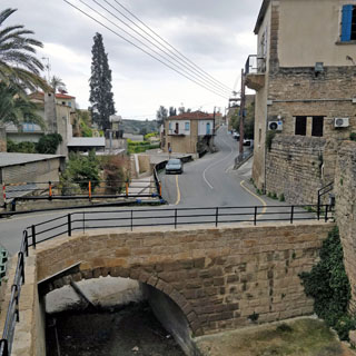 Tochni, mitmetasandiline ristmik …