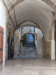 Vieste, need ägedad ja kitsad tänavad …