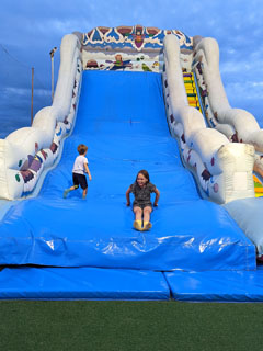 Lido Cristalda Beach, Anni lõbutseb