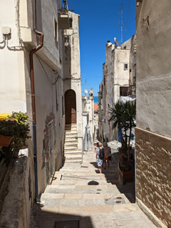 Rodi Garganico lahedad tänavad, vol. 4