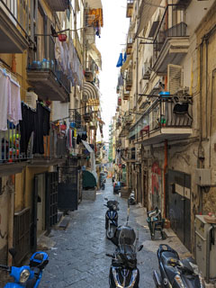 Naples, Quartieri Spagnoli