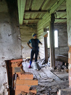 CP 56, Kairi valmistumas fotosessiooniks …